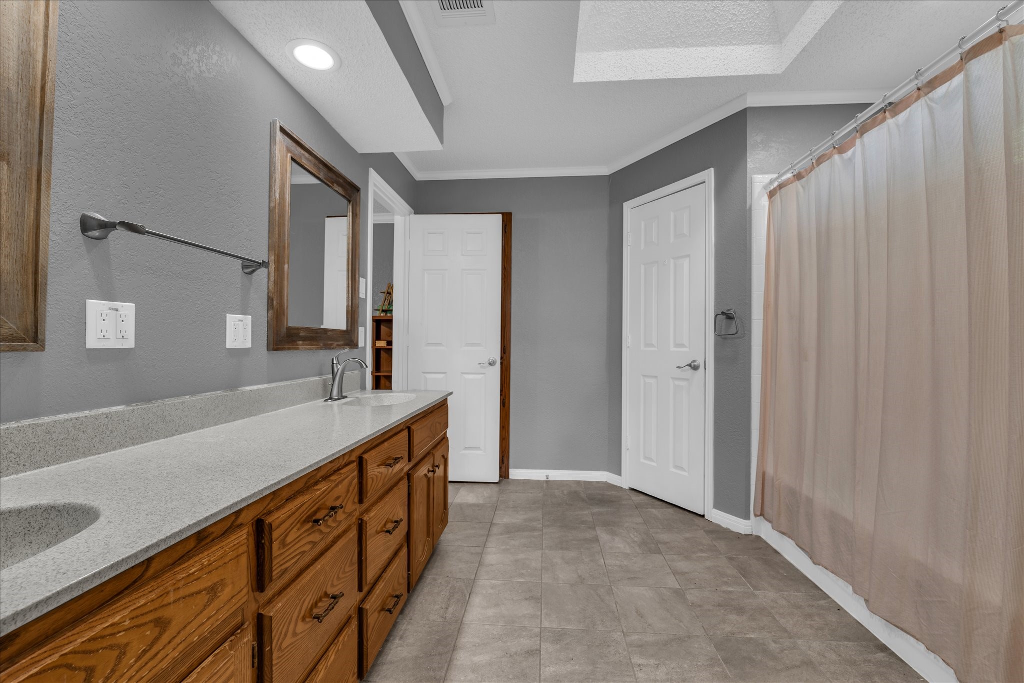 232 Crescent Hewitt TX 76643