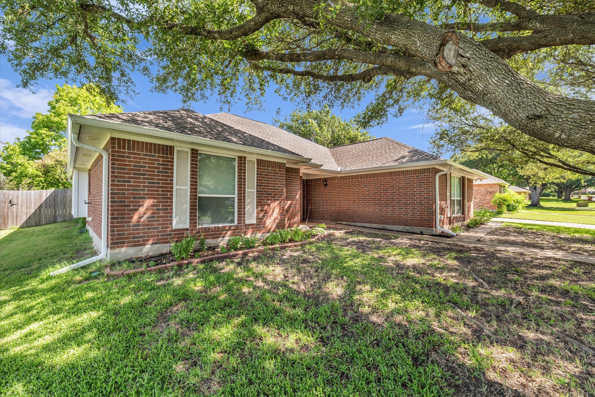 232 Crescent Hewitt TX 76643