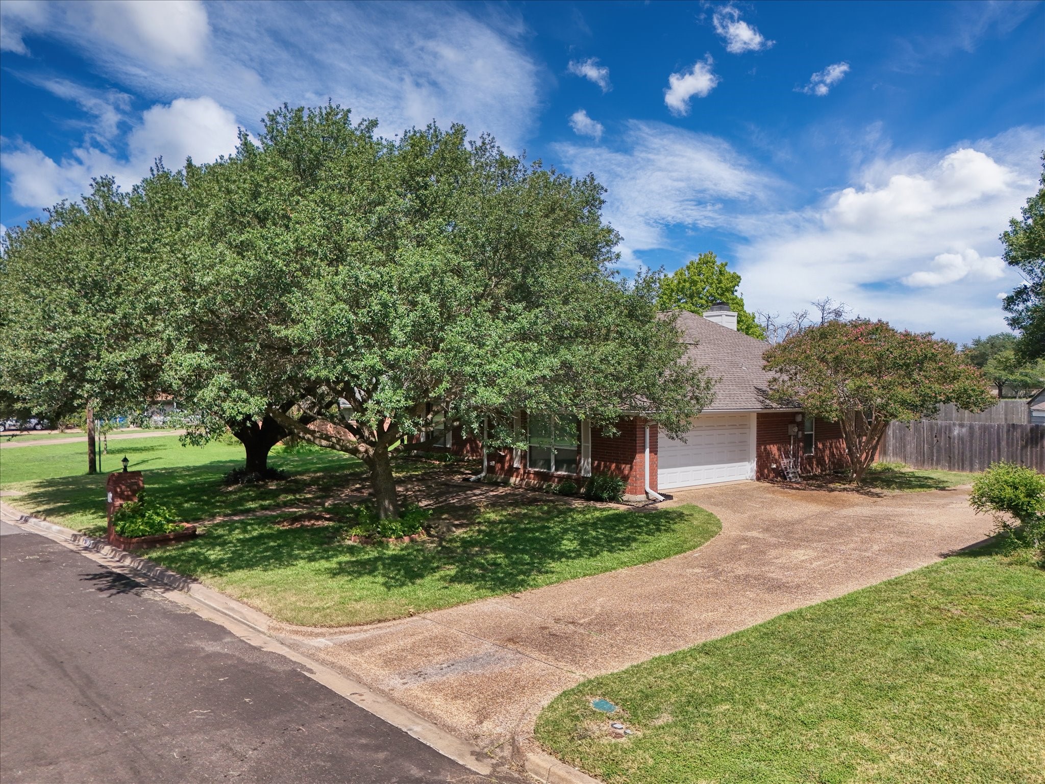 232 Crescent Hewitt TX 76643