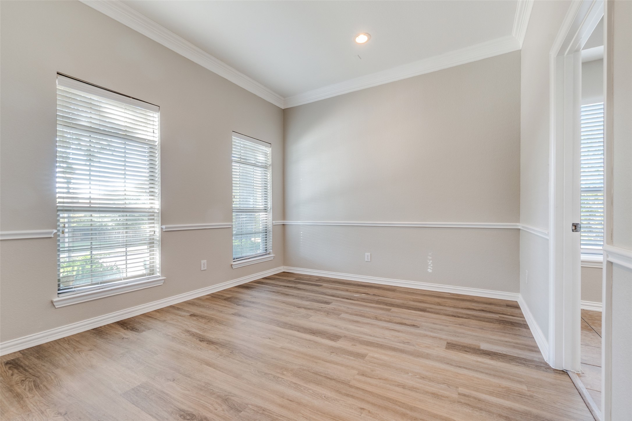 4742 Coyote Trail Dallas TX 75227