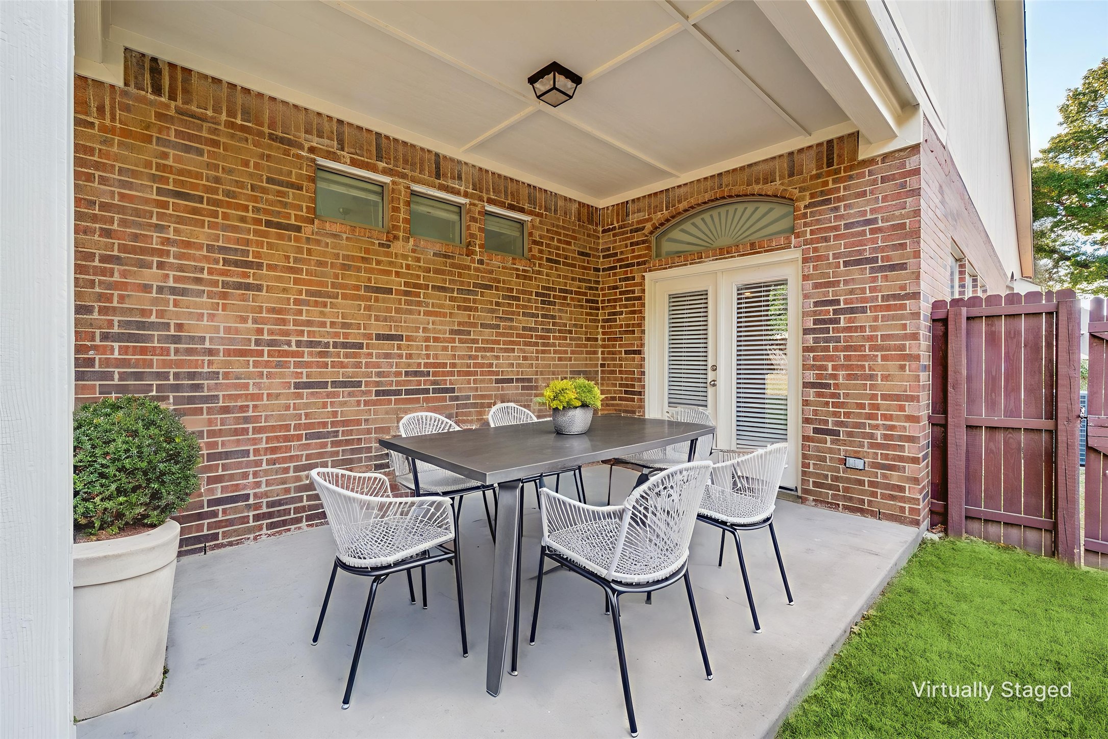 4742 Coyote Trail Dallas TX 75227