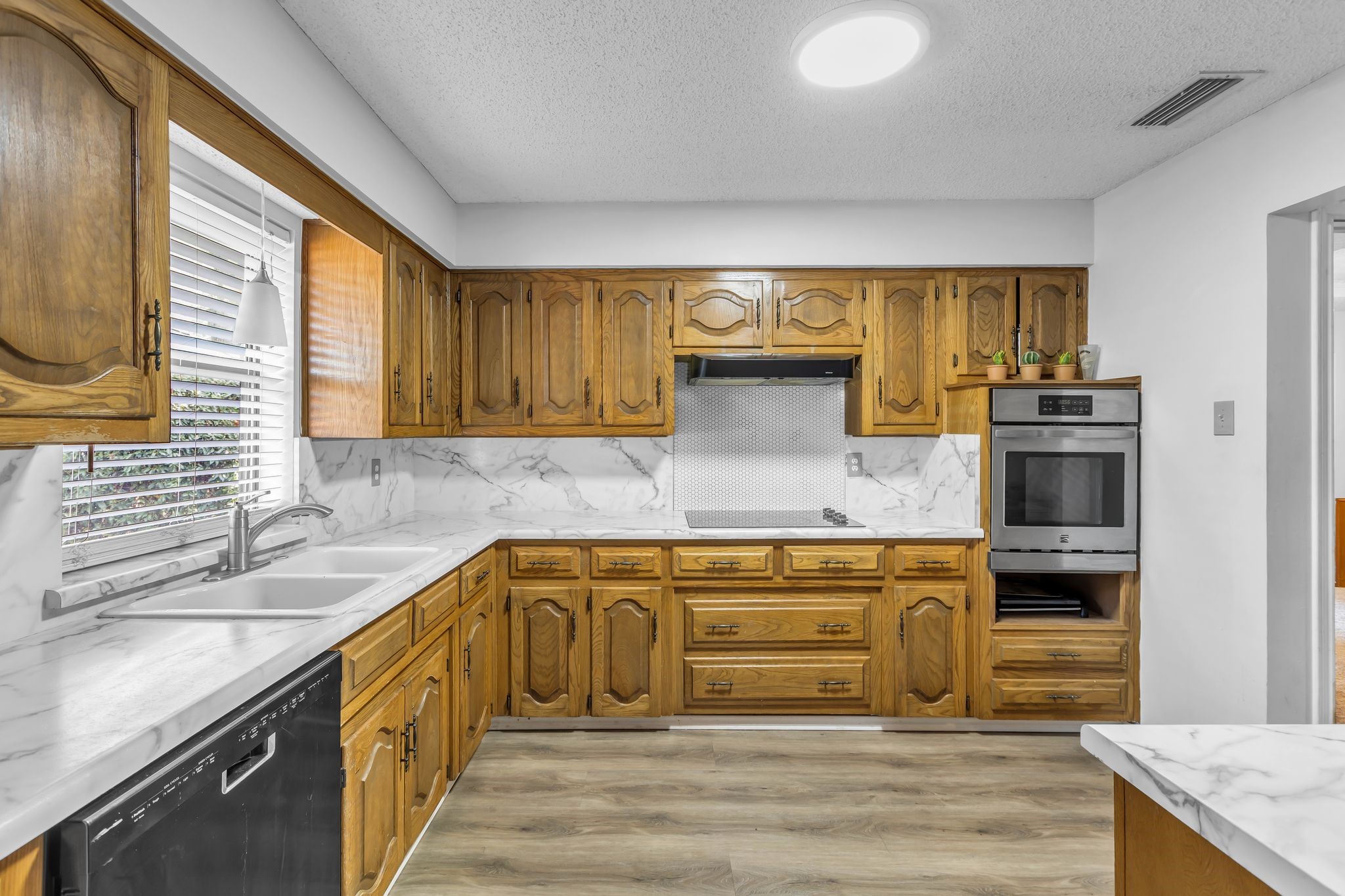 609 Kingsbridge Drive Garland TX 75040