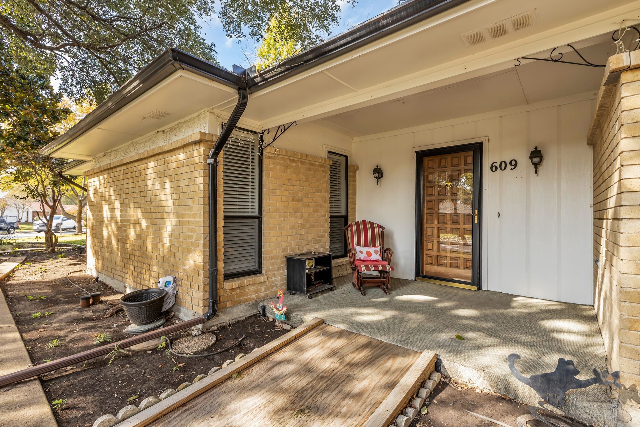 609 Kingsbridge Drive Garland TX 75040