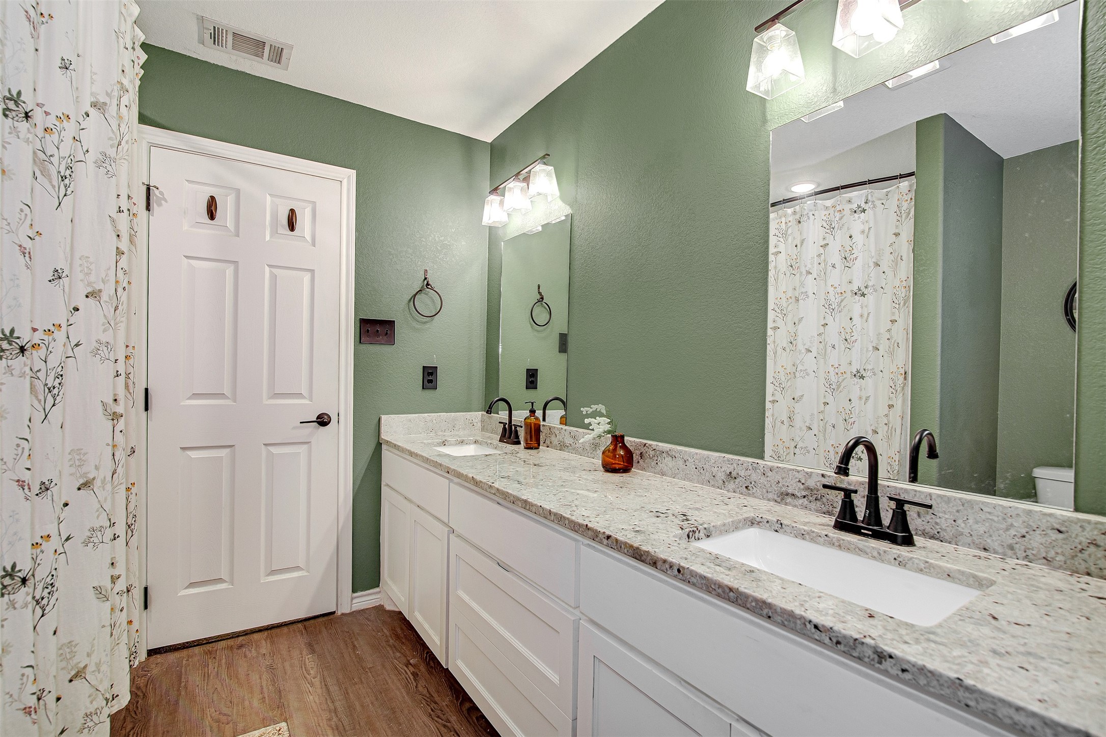 161 Columbia Street Cleburne TX 76031