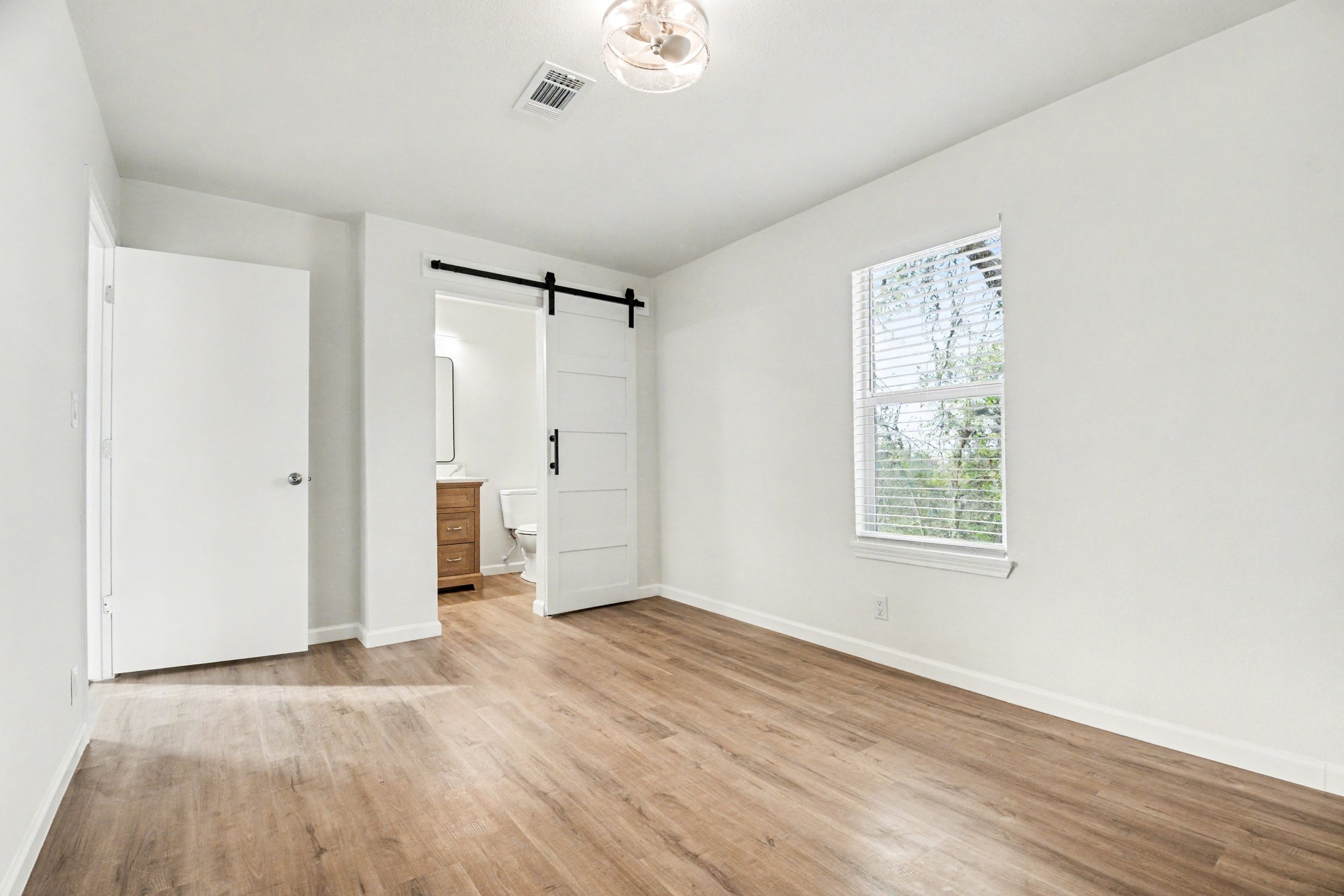 928 Ash Crescent Street Fort Worth TX 76104