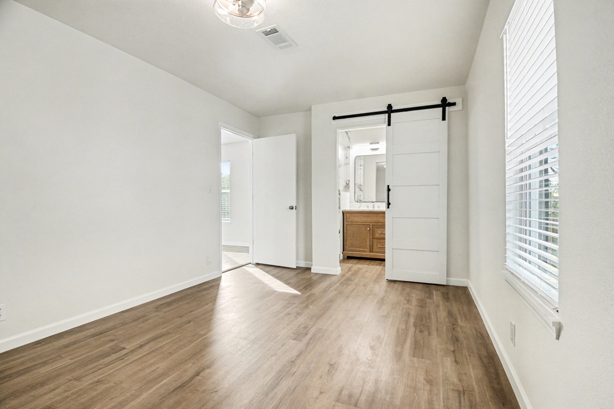 928 Ash Crescent Street Fort Worth TX 76104