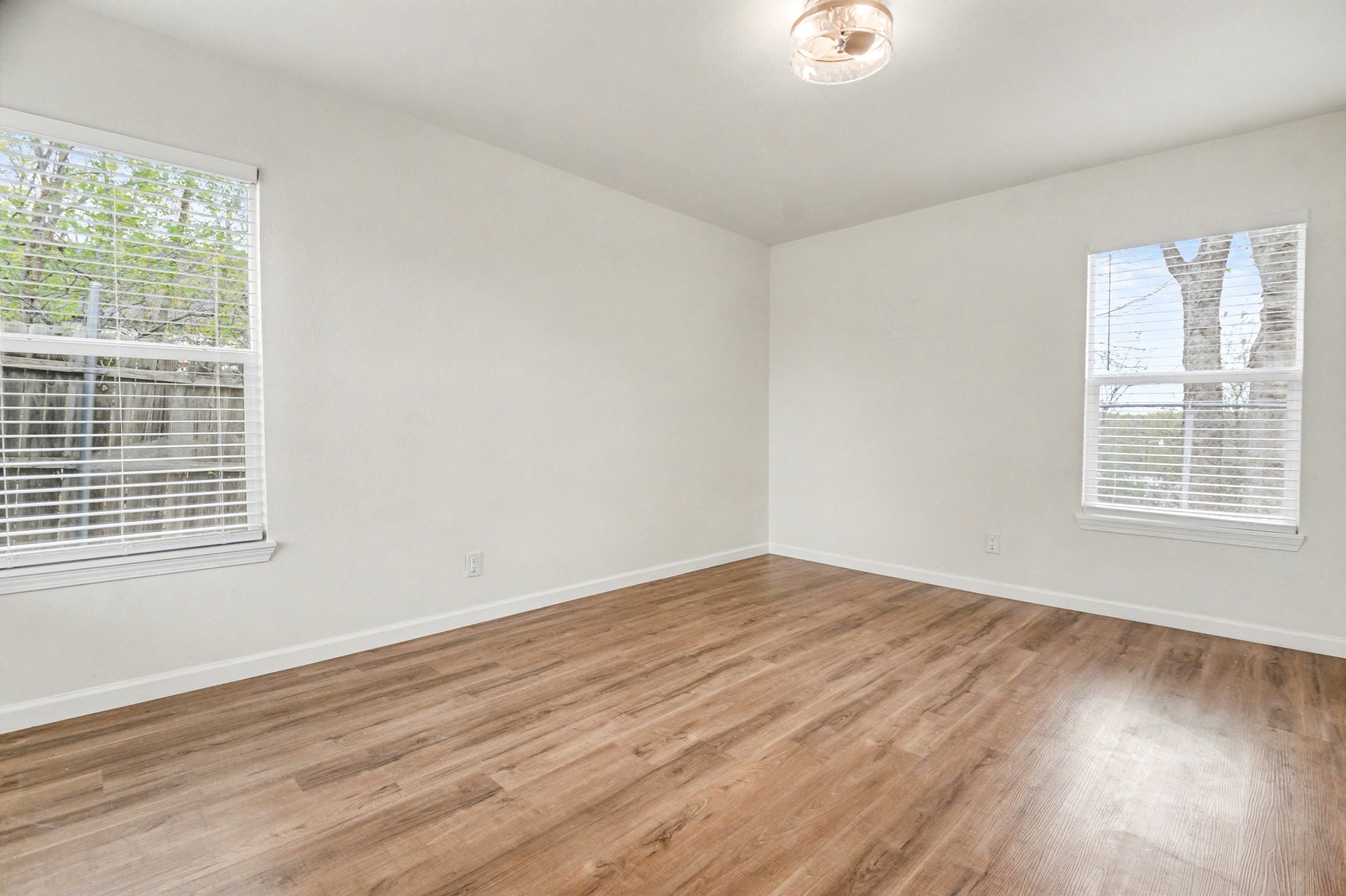 928 Ash Crescent Street Fort Worth TX 76104