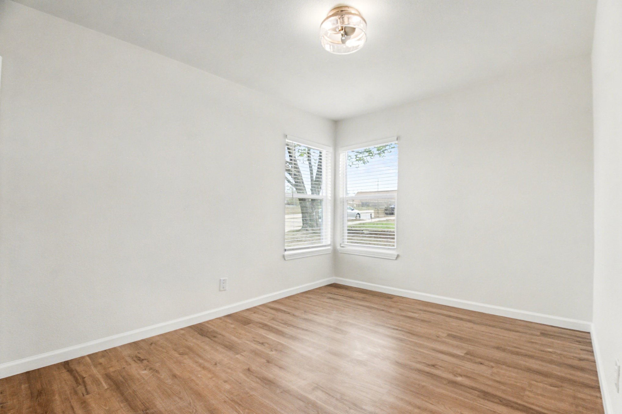 928 Ash Crescent Street Fort Worth TX 76104