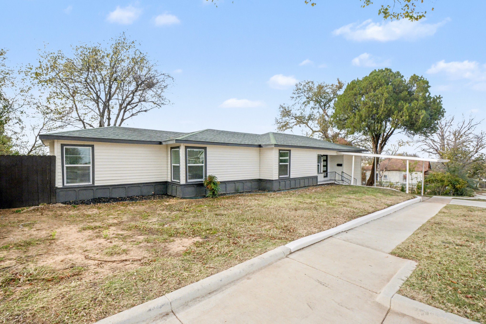 928 Ash Crescent Street Fort Worth TX 76104
