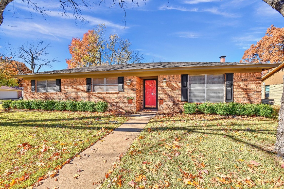 817 Deleon Street Denison TX 75020