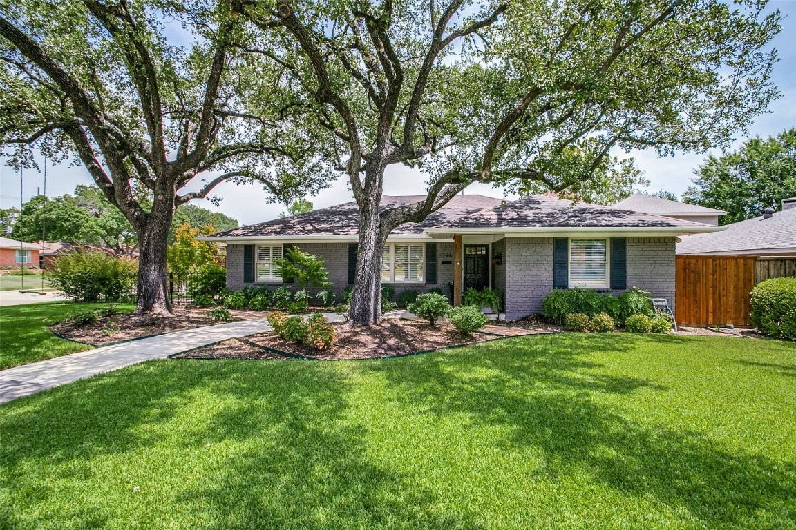 6296 Saint Albans Drive Dallas TX 75214