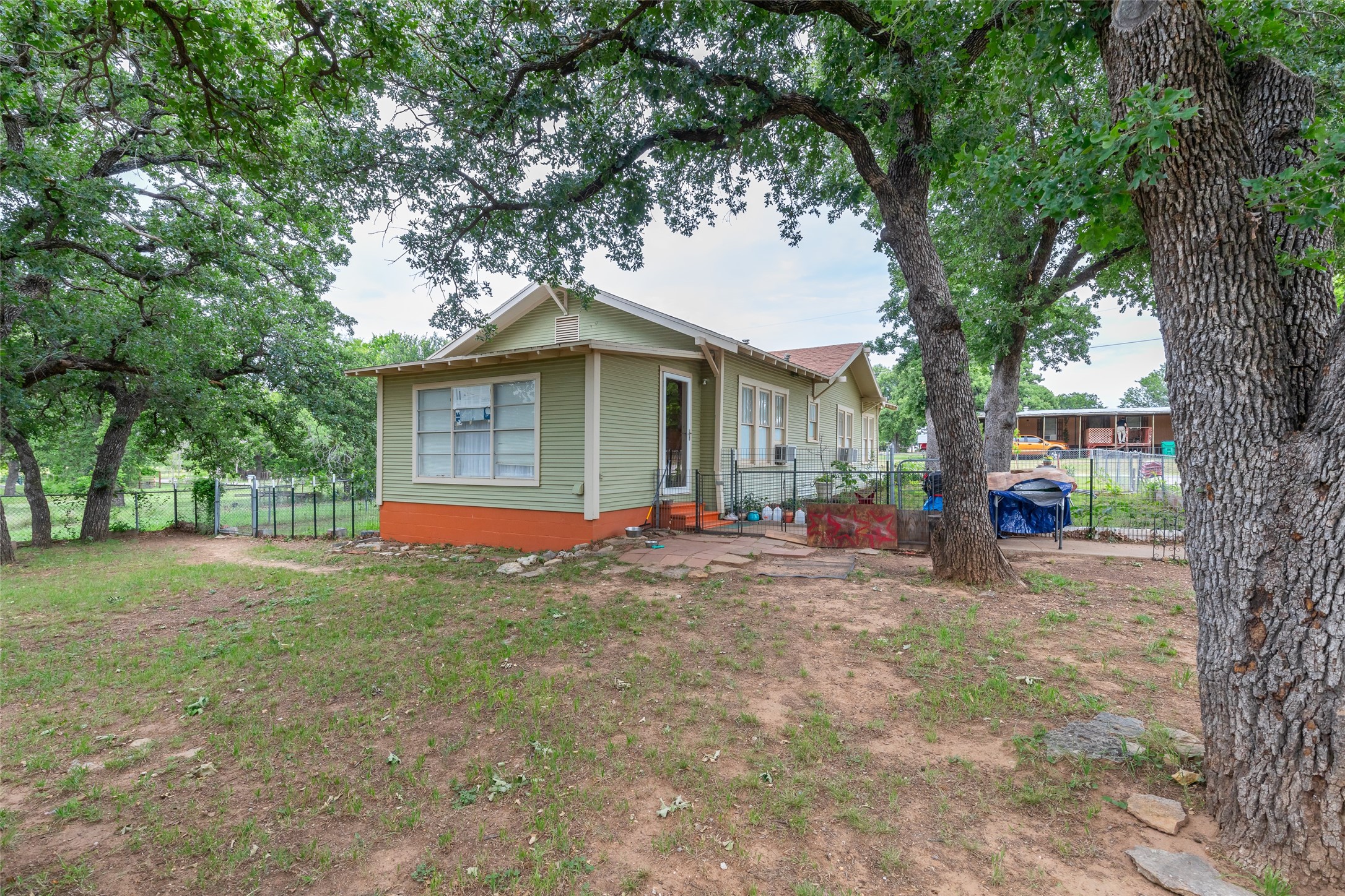 208 Frost Street Eastland TX 76448