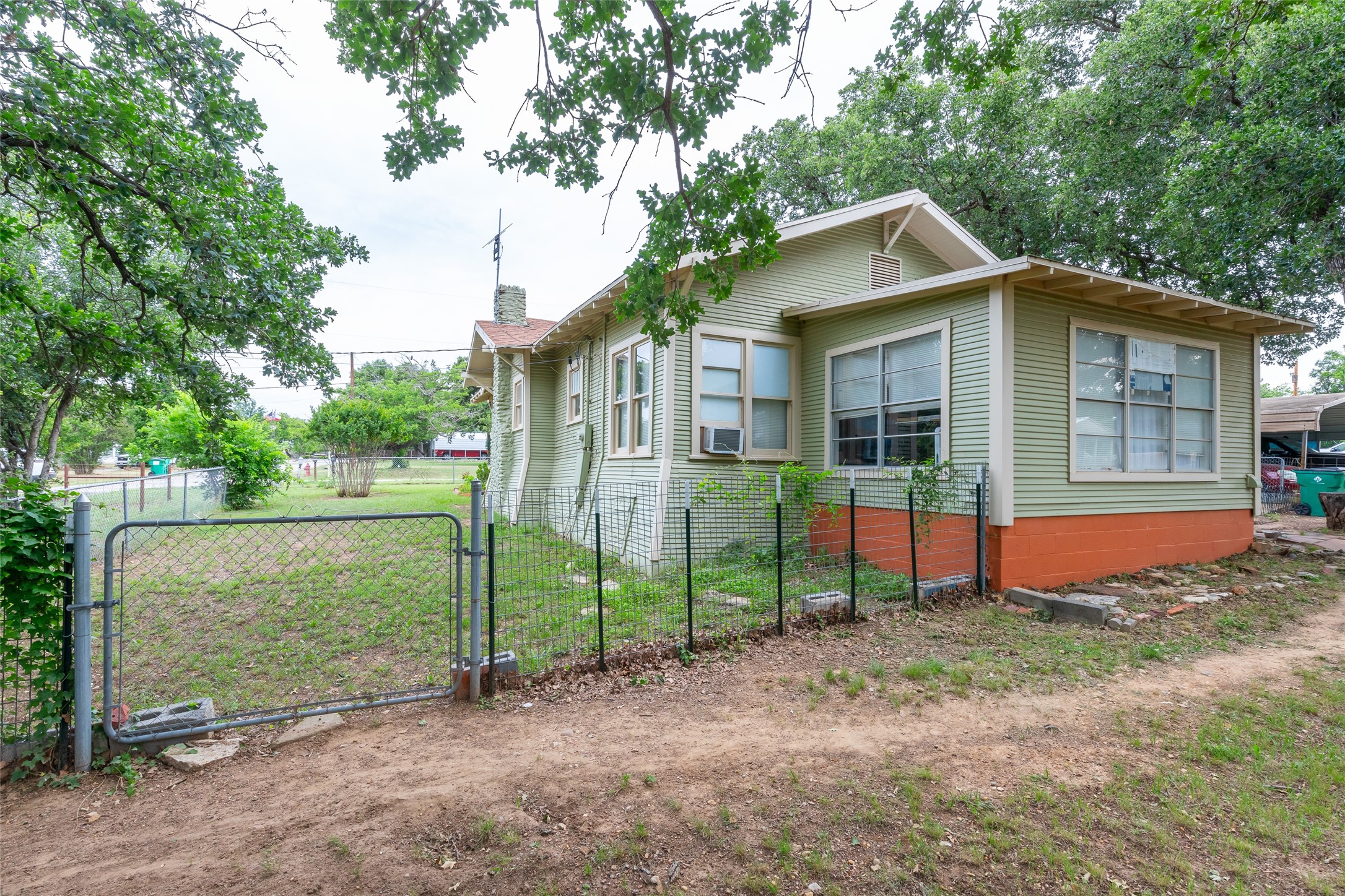 208 Frost Street Eastland TX 76448