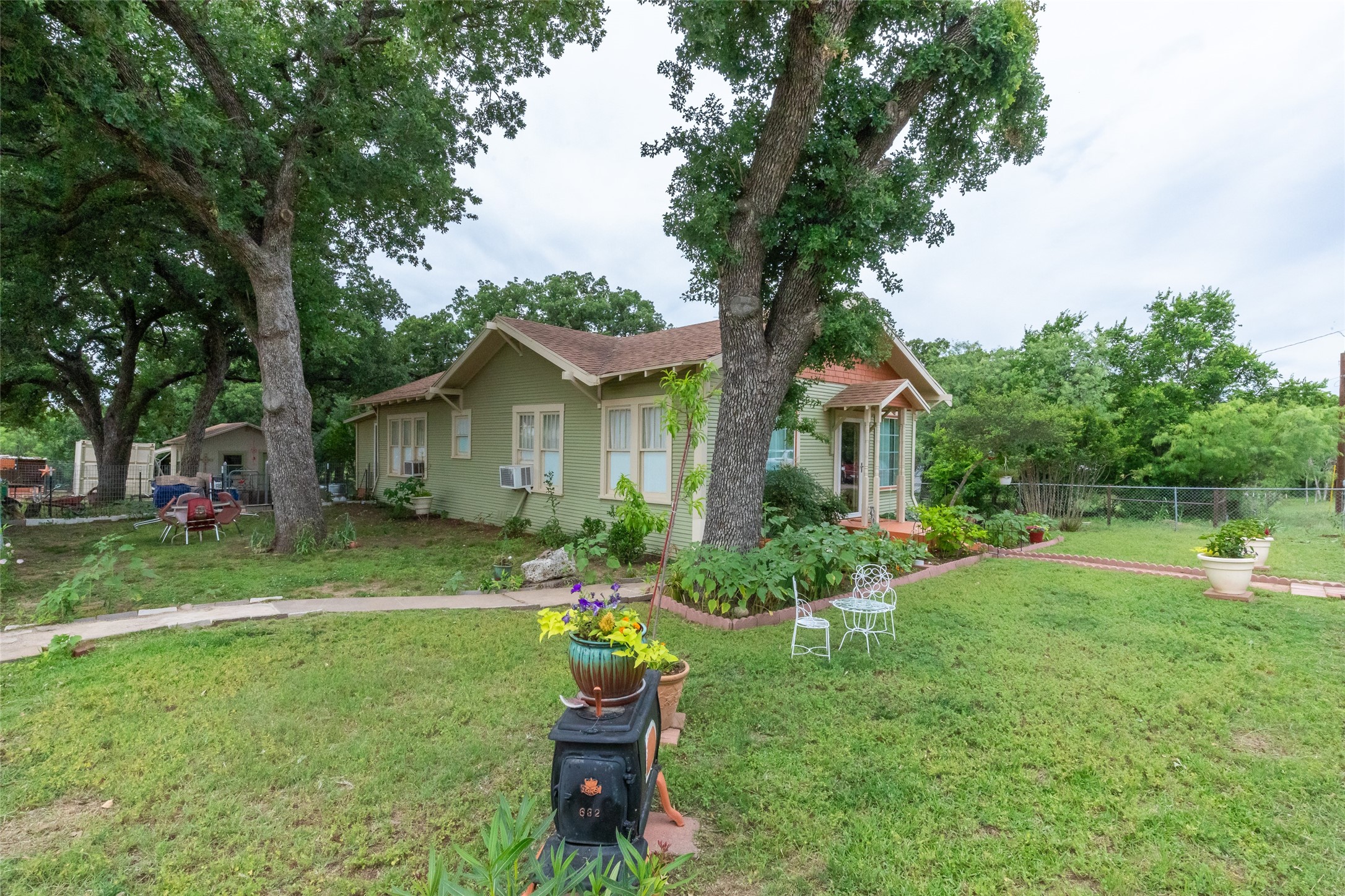 208 Frost Street Eastland TX 76448