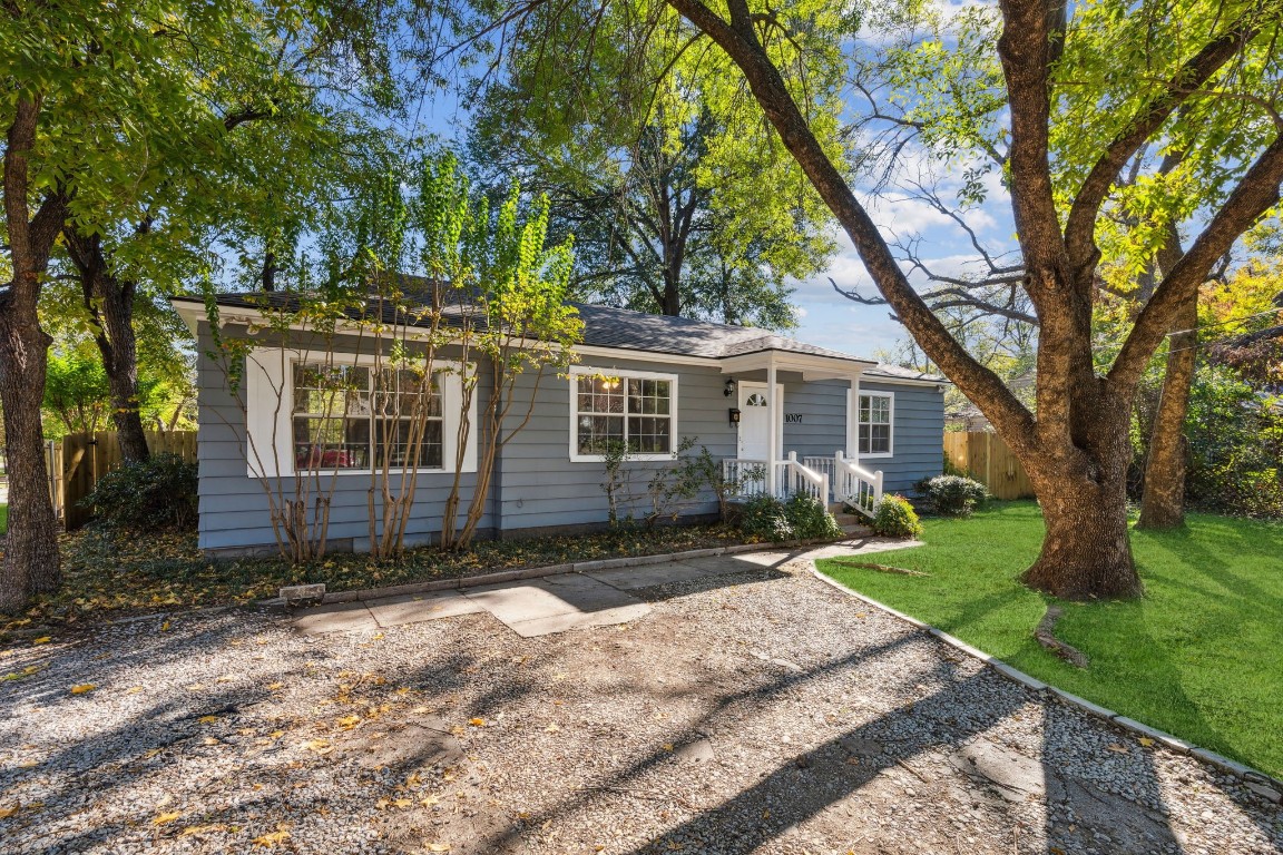1007 Blaylock Circle S Irving TX 75061