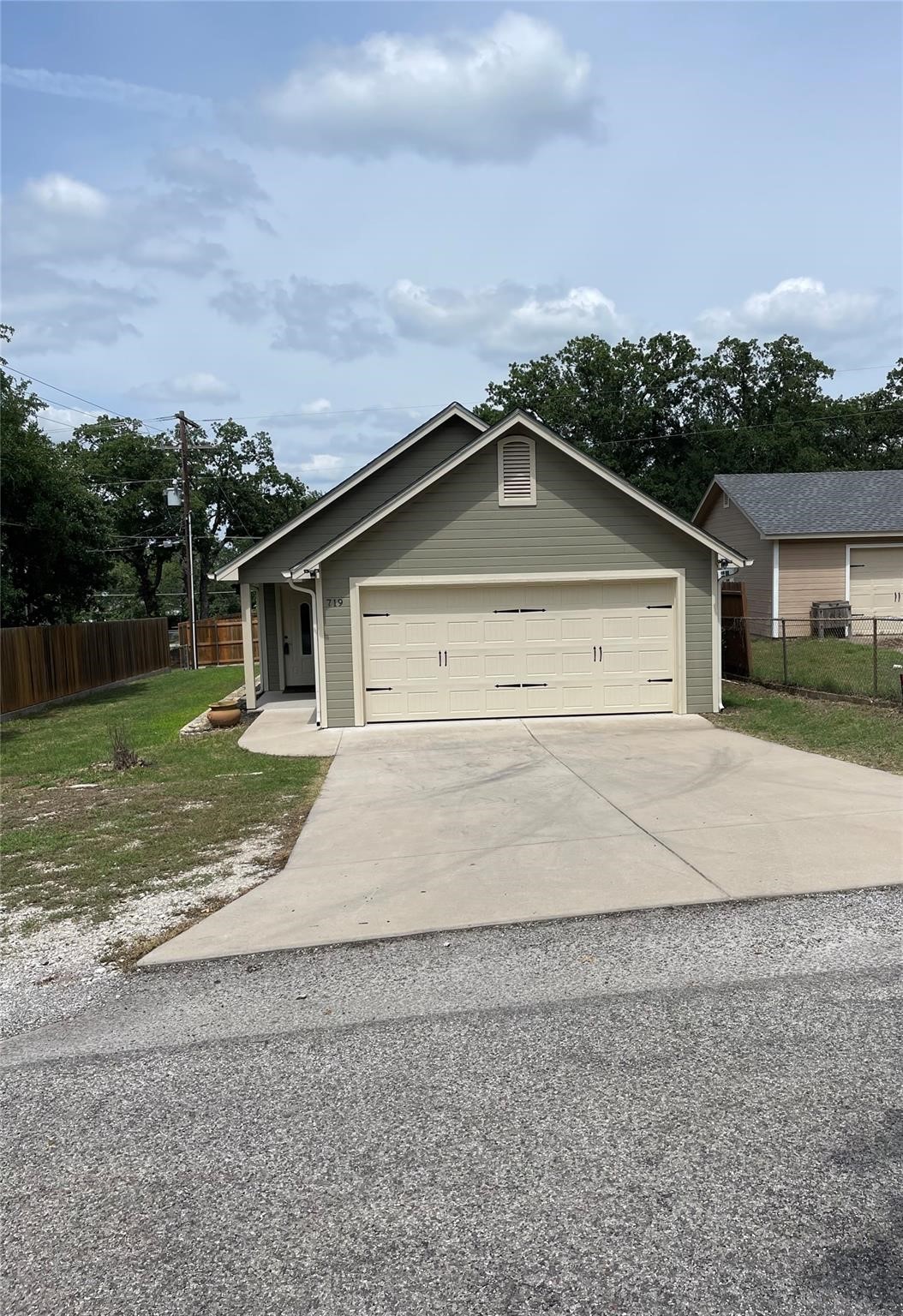 719 Harness Trail Granbury TX 76049