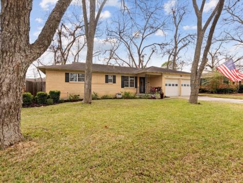 1602 W Lovers Lane Arlington TX 76013