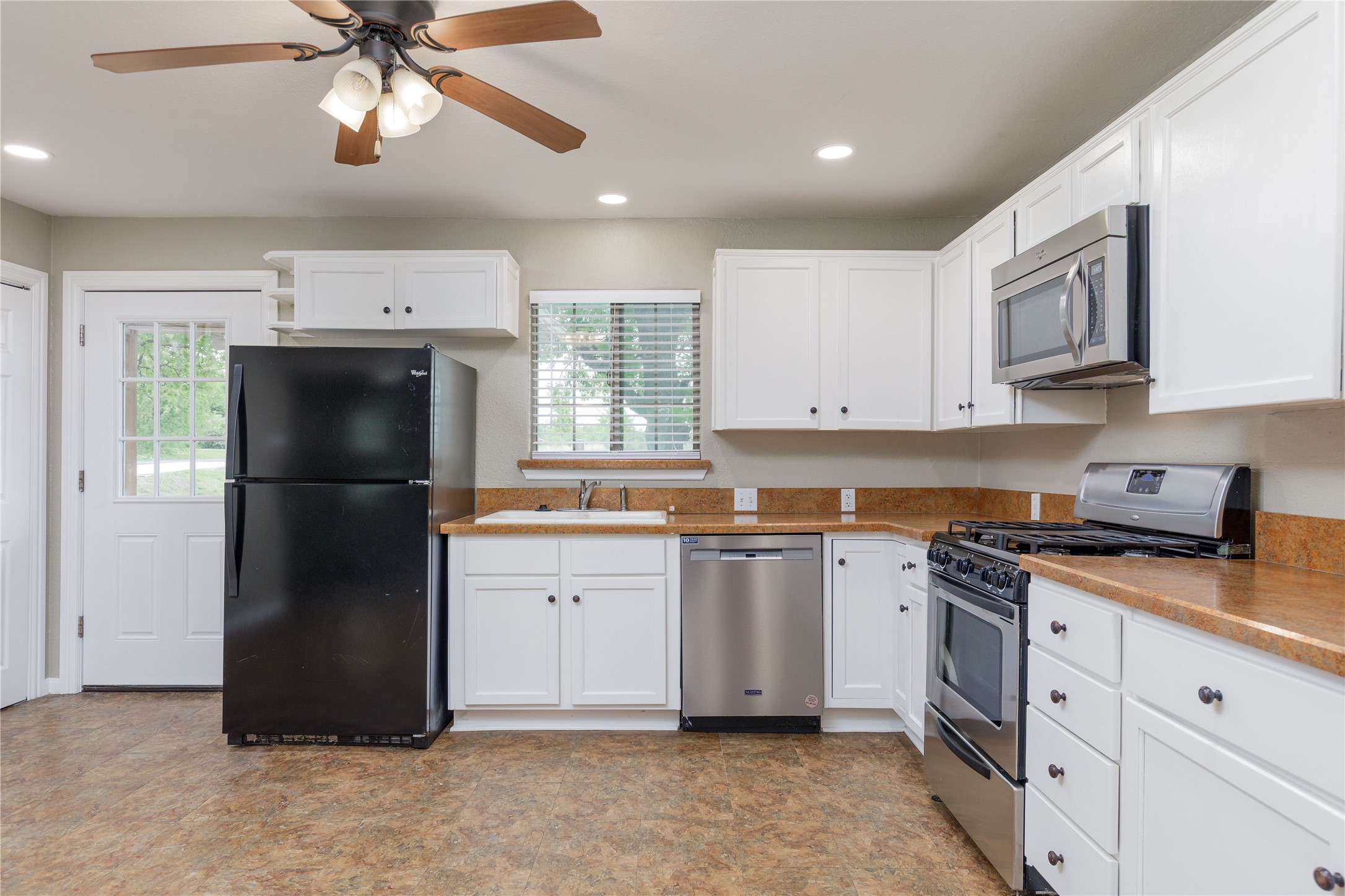 209 W Houston Lane Van Alstyne TX 75495