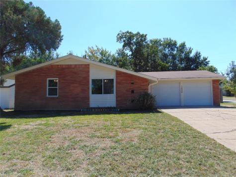 1932 Canterbury Street Irving TX 75062
