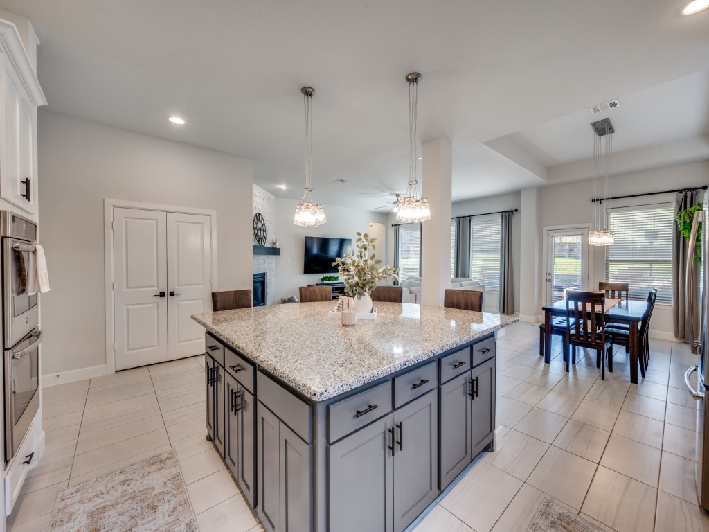 1044 Myers Park Trail Roanoke TX 76262