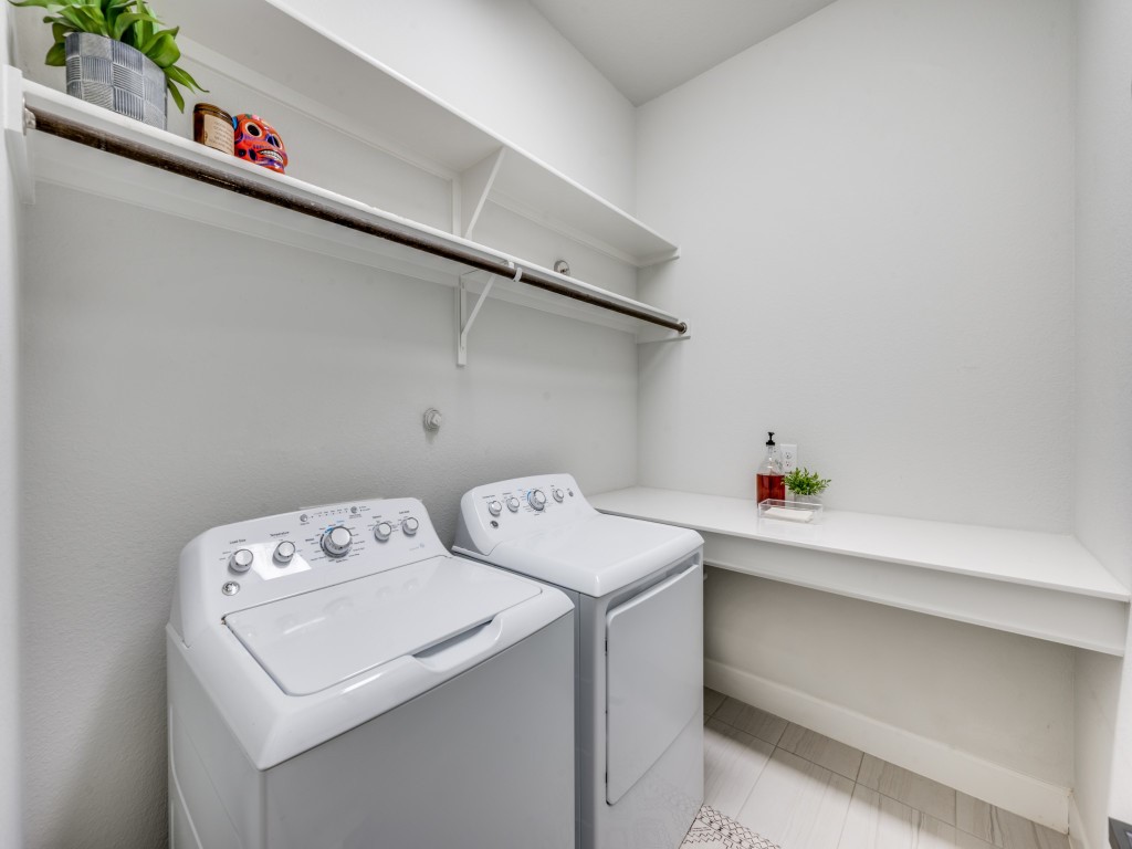 1044 Myers Park Trail Roanoke TX 76262