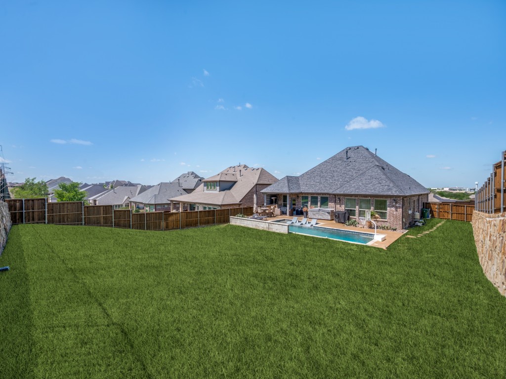 1044 Myers Park Trail Roanoke TX 76262