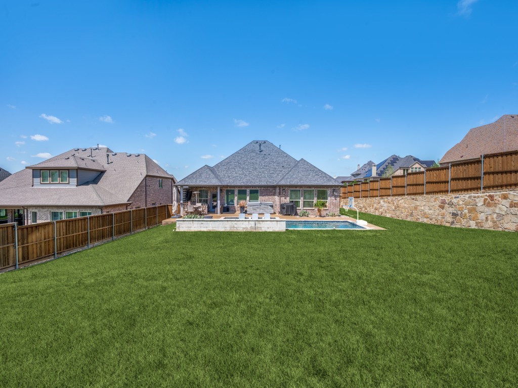1044 Myers Park Trail Roanoke TX 76262