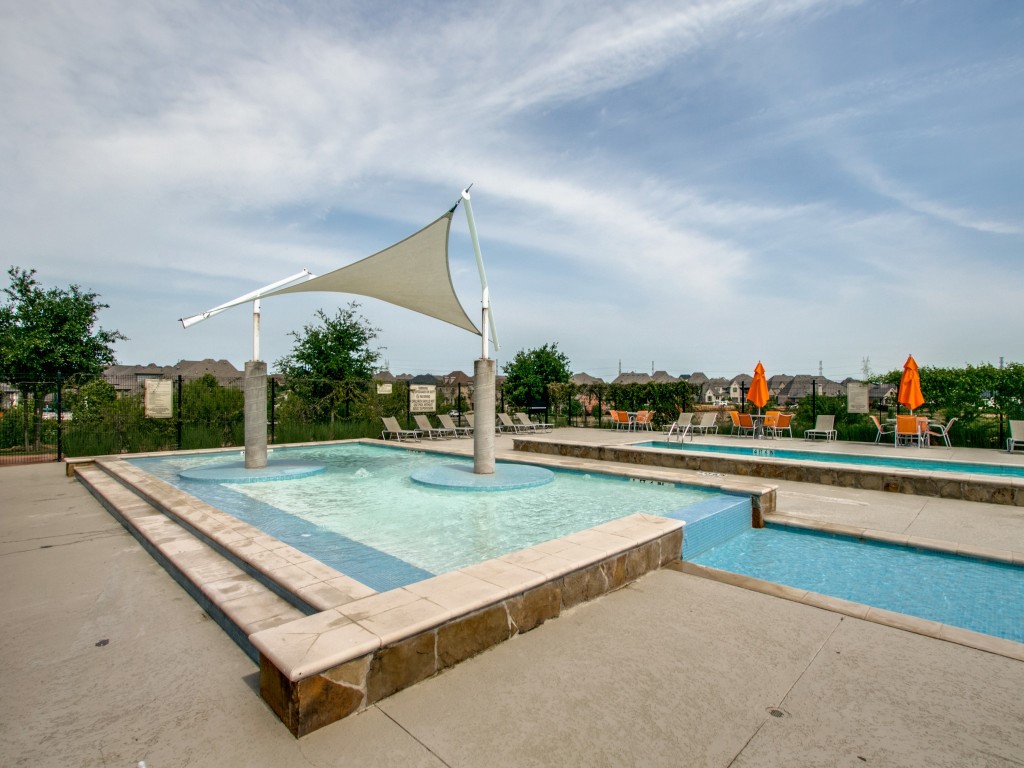 1044 Myers Park Trail Roanoke TX 76262