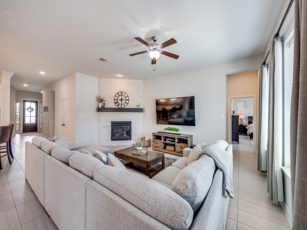 1044 Myers Park Trail Roanoke TX 76262