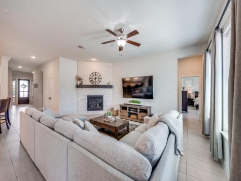 1044 Myers Park Trail Roanoke TX 76262