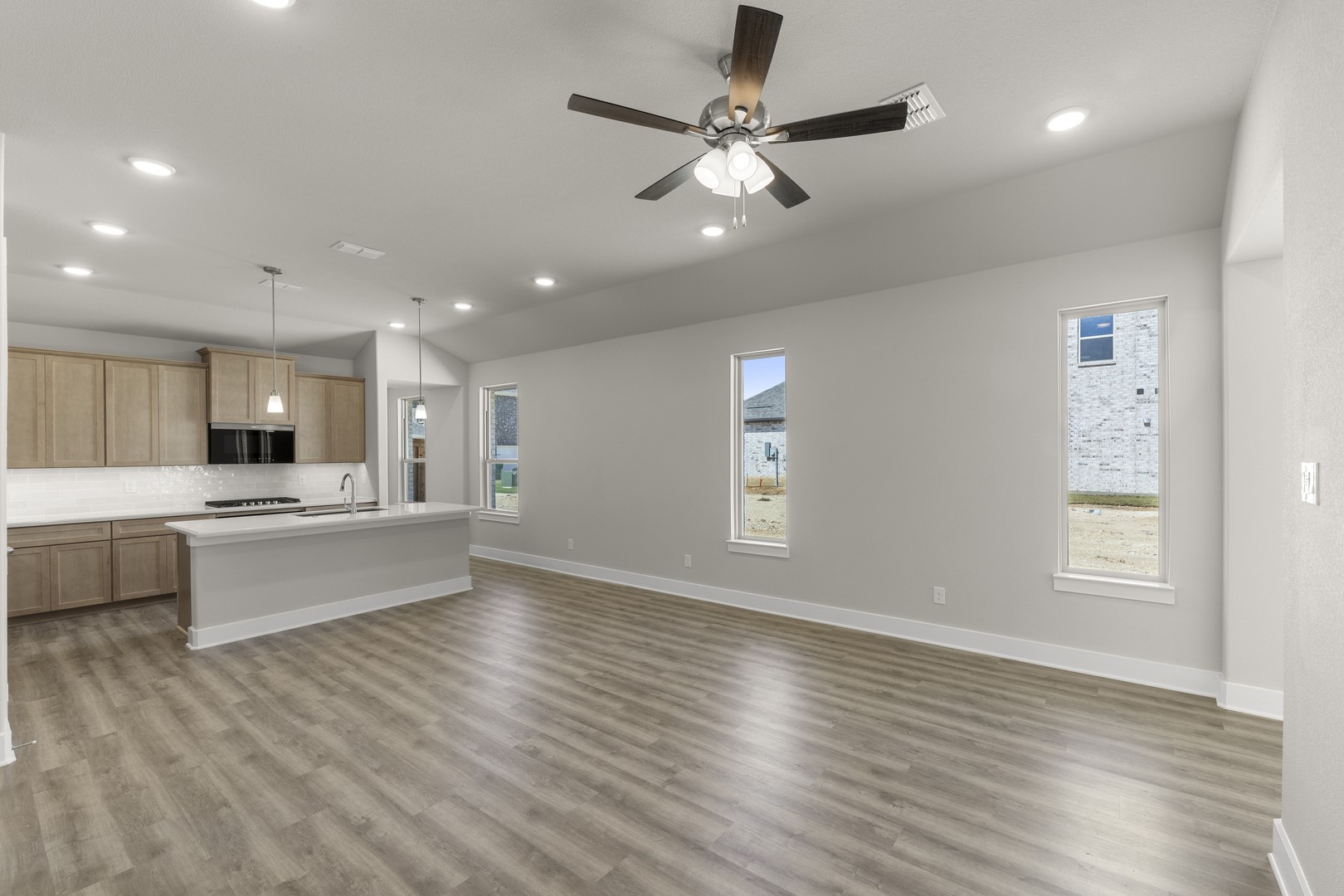 8725 Acorn Avenue Justin TX 76247