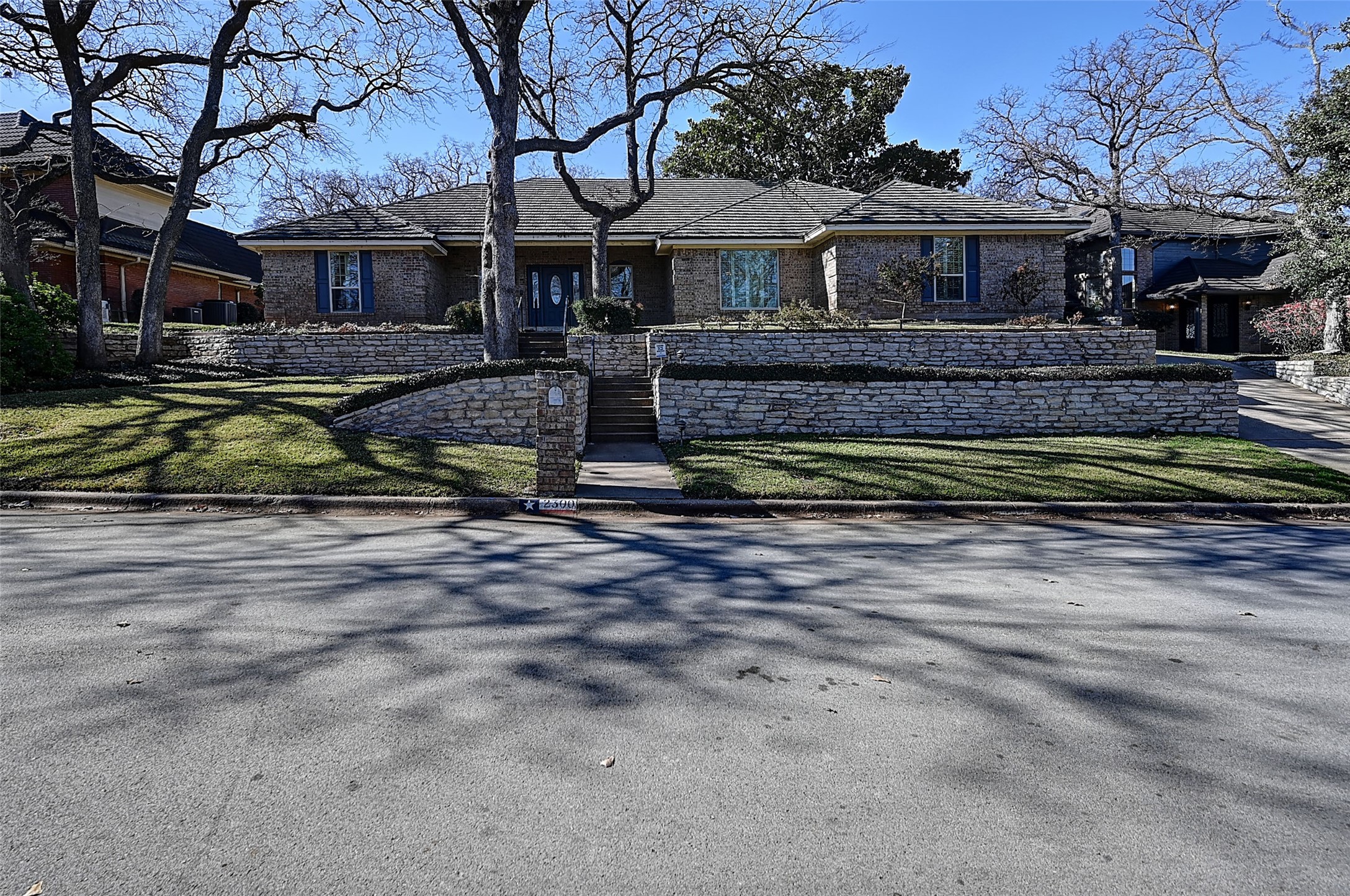 2300 Woodsong Trail Arlington TX 76016