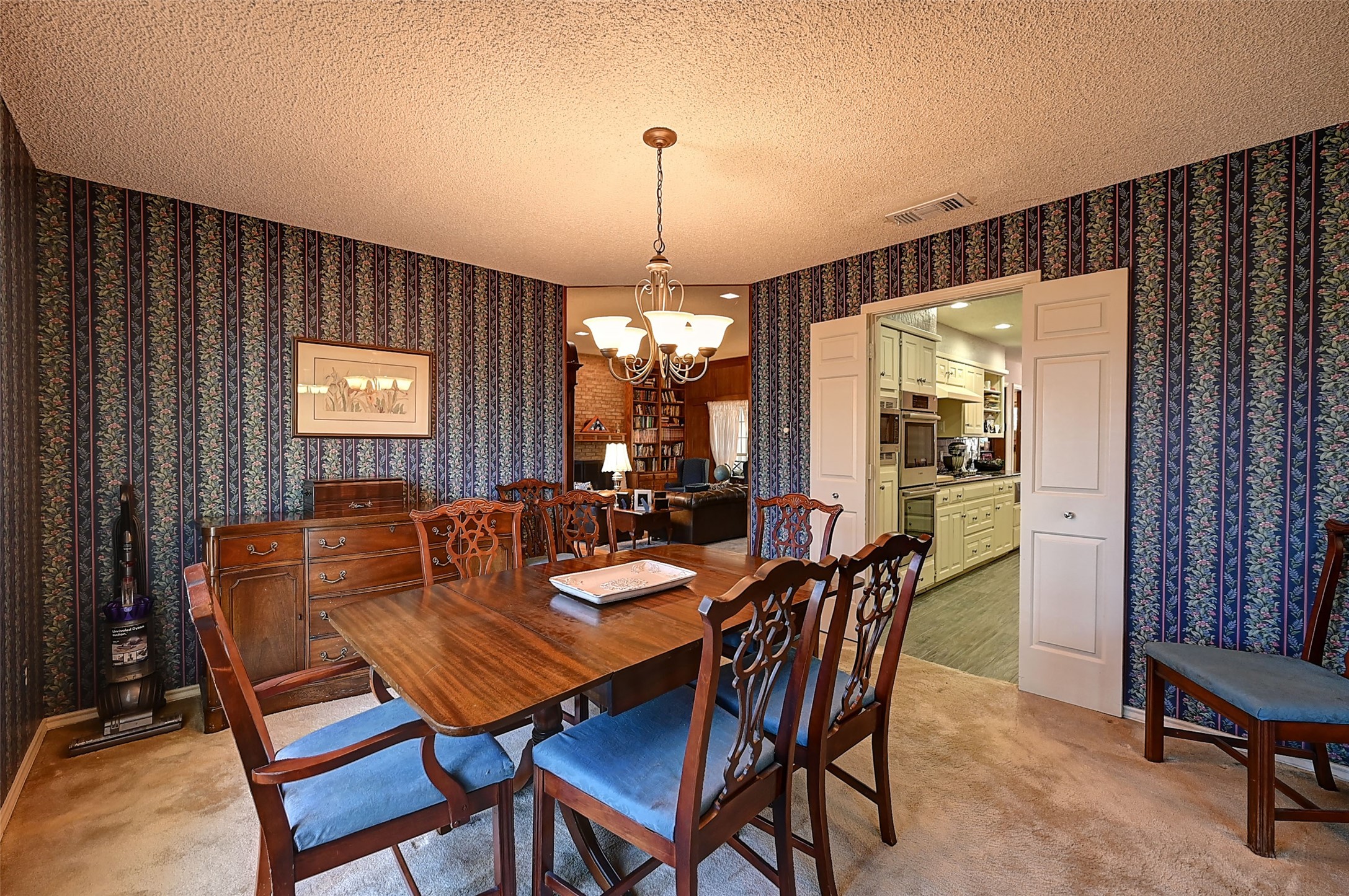 2300 Woodsong Trail Arlington TX 76016
