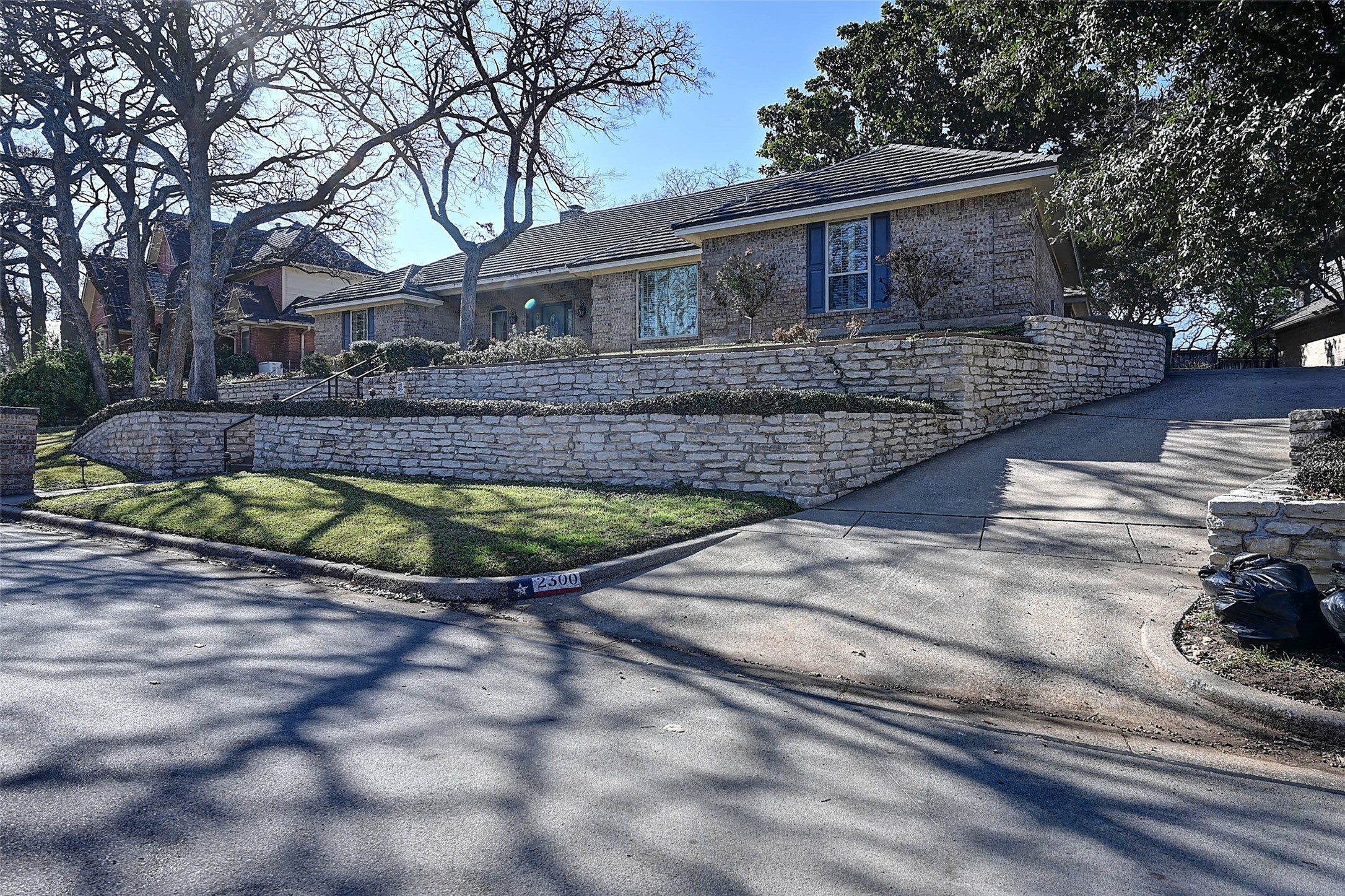 2300 Woodsong Trail Arlington TX 76016