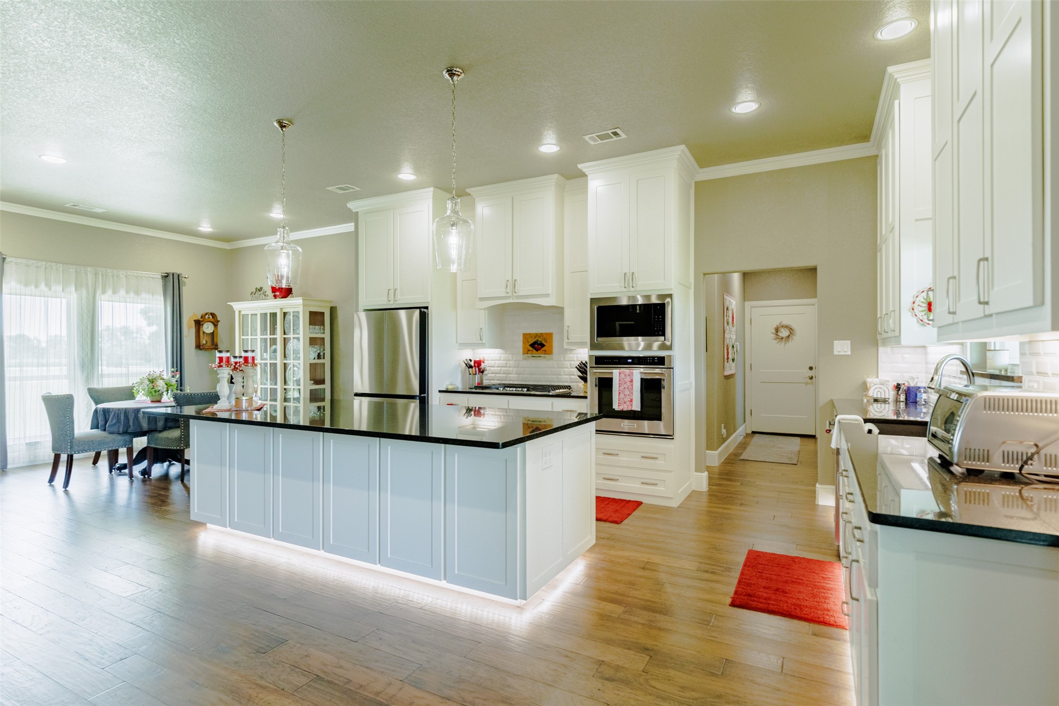 121 County Road 2571 Alvord TX 76225