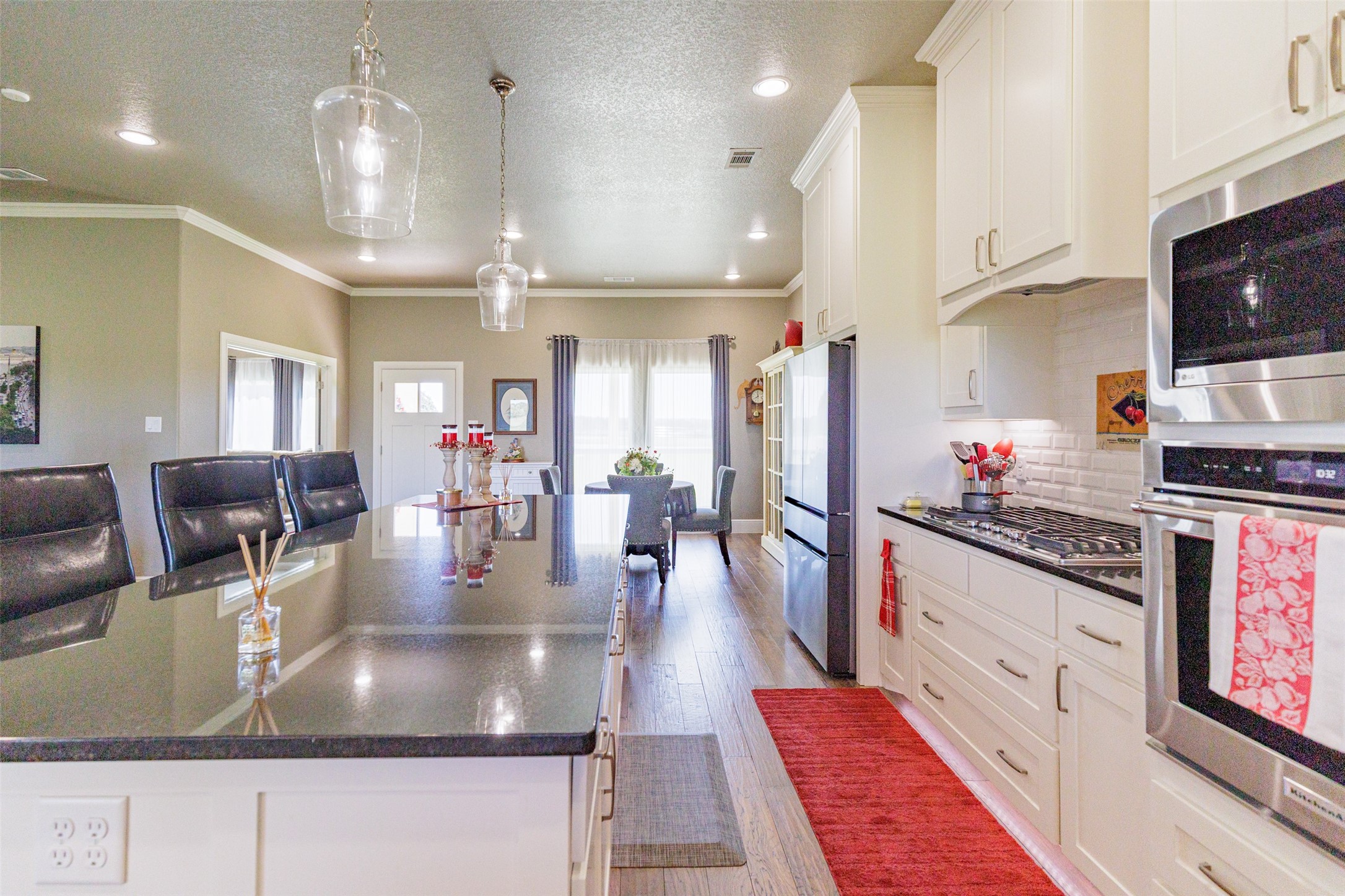 121 County Road 2571 Alvord TX 76225