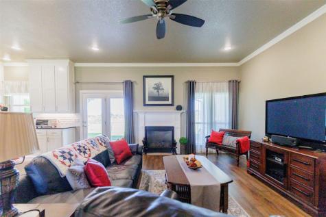 121 County Road 2571 Alvord TX 76225