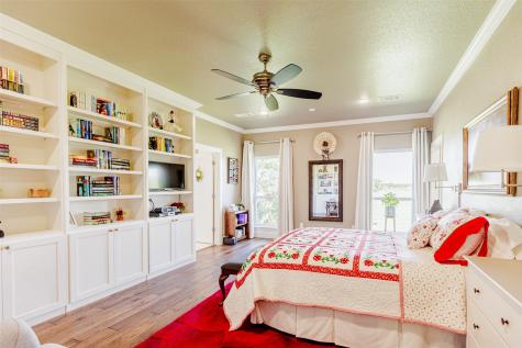 121 County Road 2571 Alvord TX 76225
