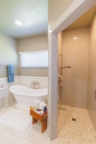 121 County Road 2571 Alvord TX 76225