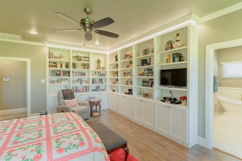 121 County Road 2571 Alvord TX 76225