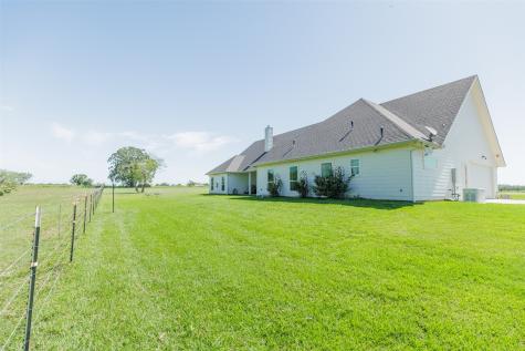 121 County Road 2571 Alvord TX 76225