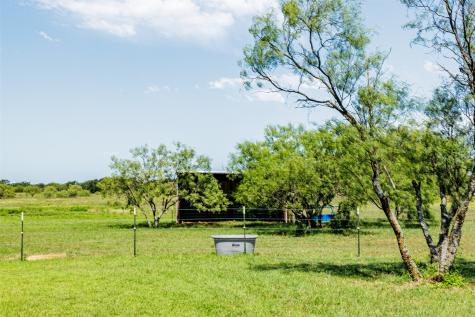 121 County Road 2571 Alvord TX 76225