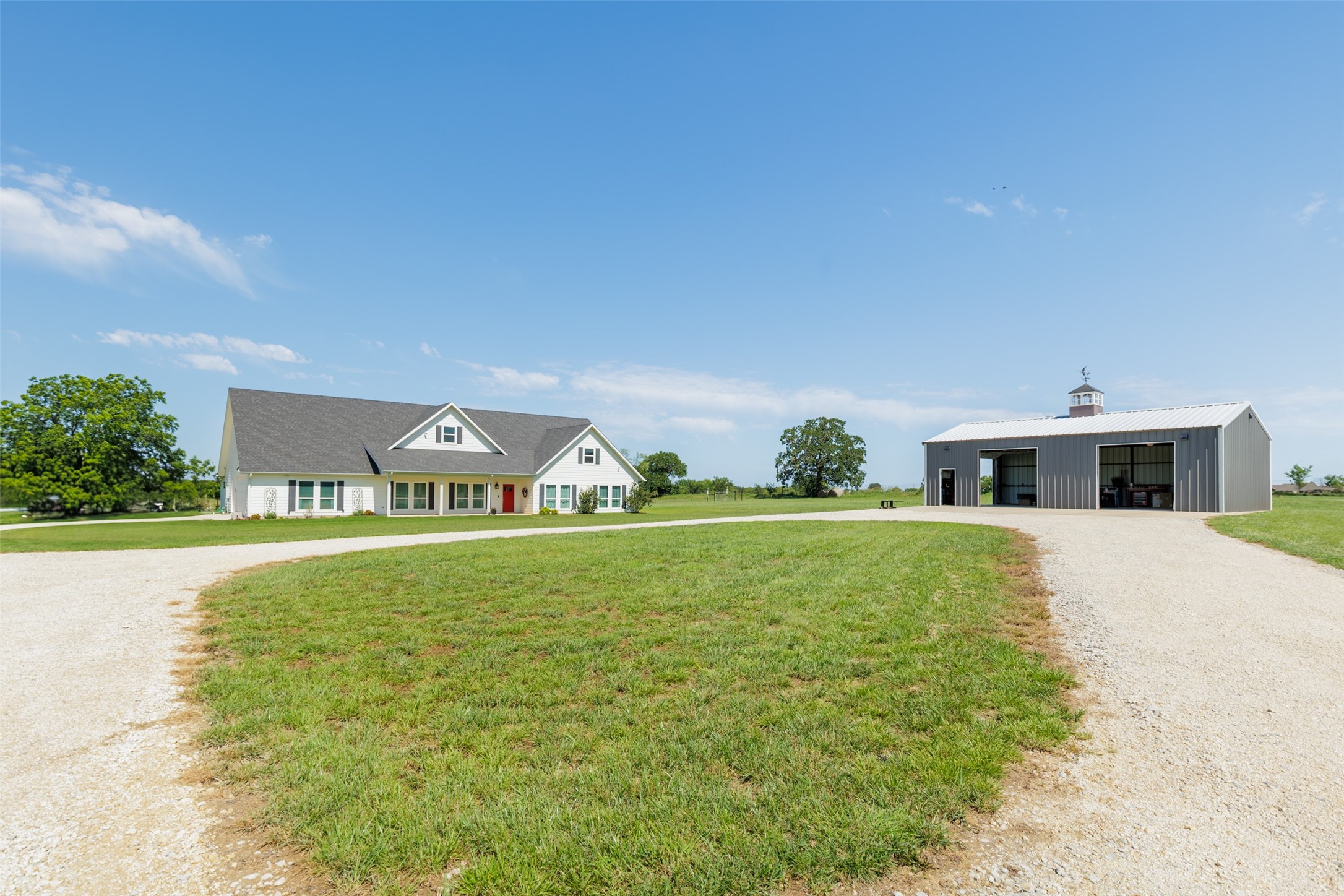 121 County Road 2571 Alvord TX 76225