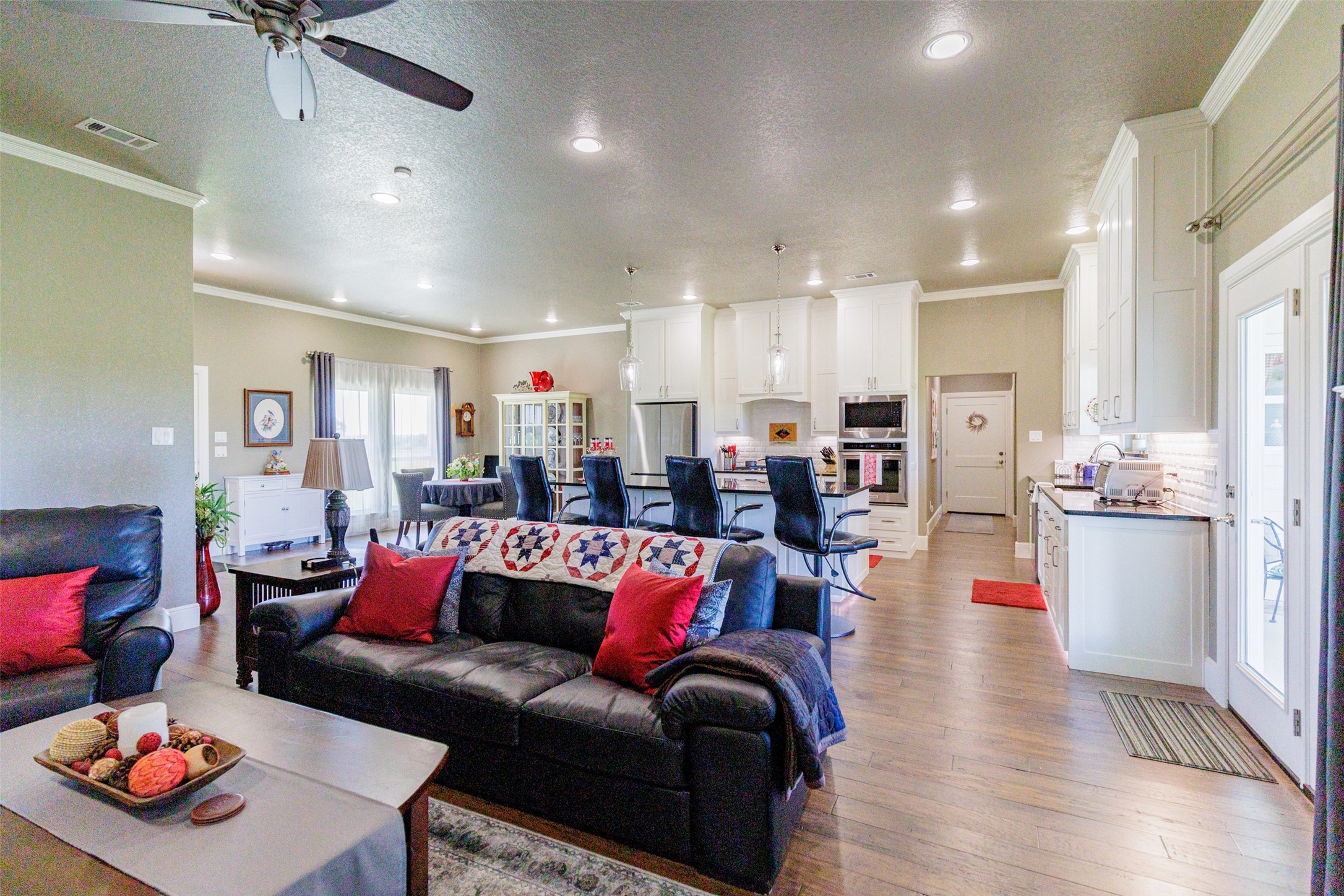 121 County Road 2571 Alvord TX 76225