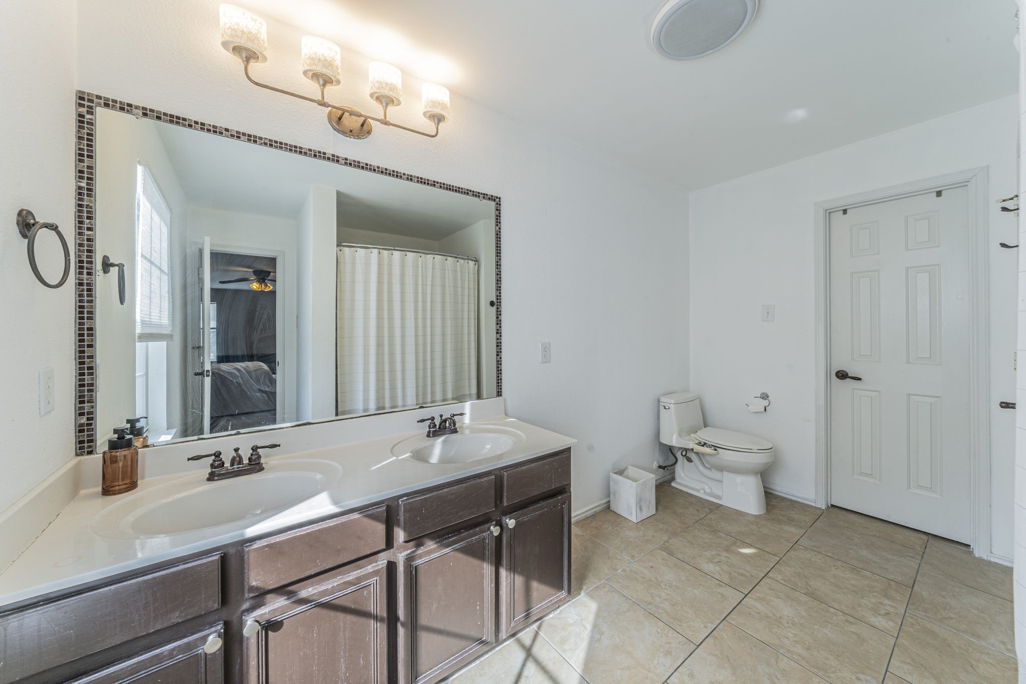 2216 La Salle Trail Grand Prairie TX 75052
