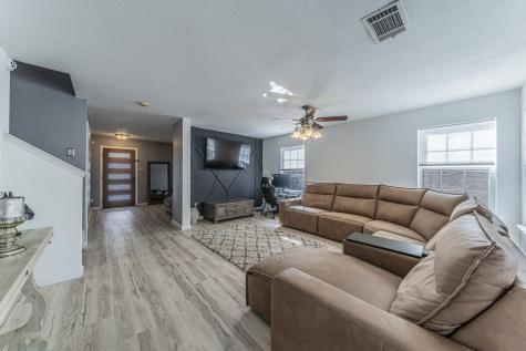 2216 La Salle Trail Grand Prairie TX 75052