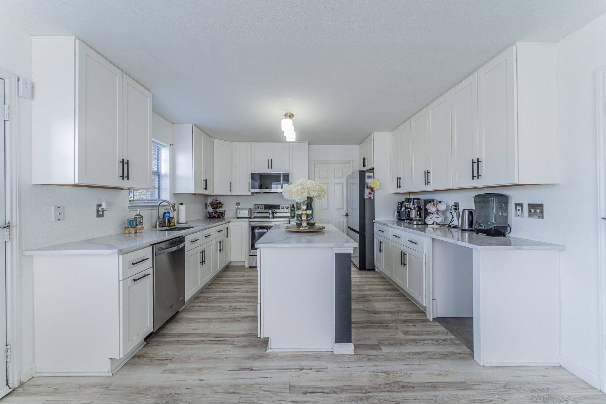2216 La Salle Trail Grand Prairie TX 75052