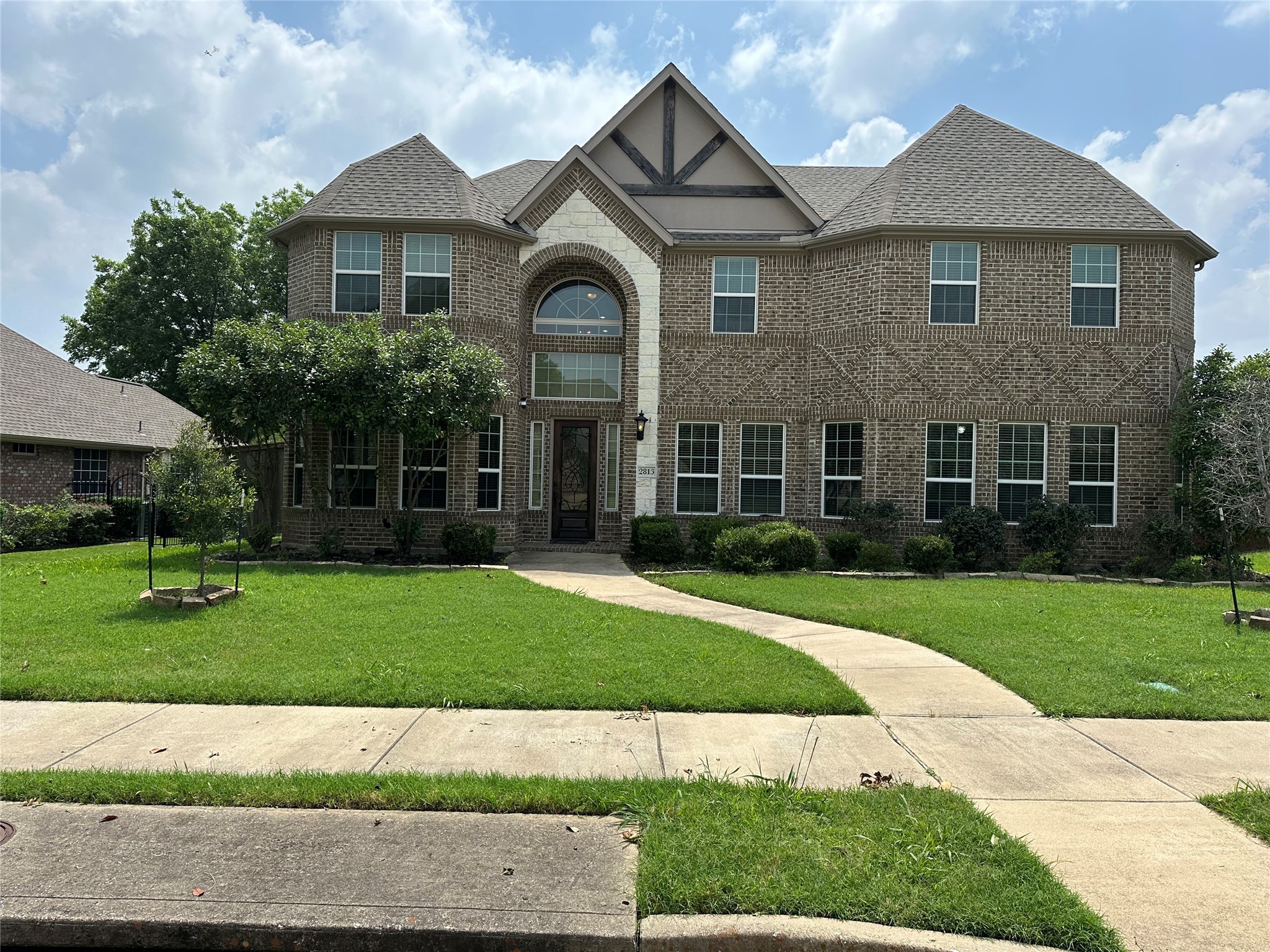 2813 Regents Park Lane Garland TX 75043