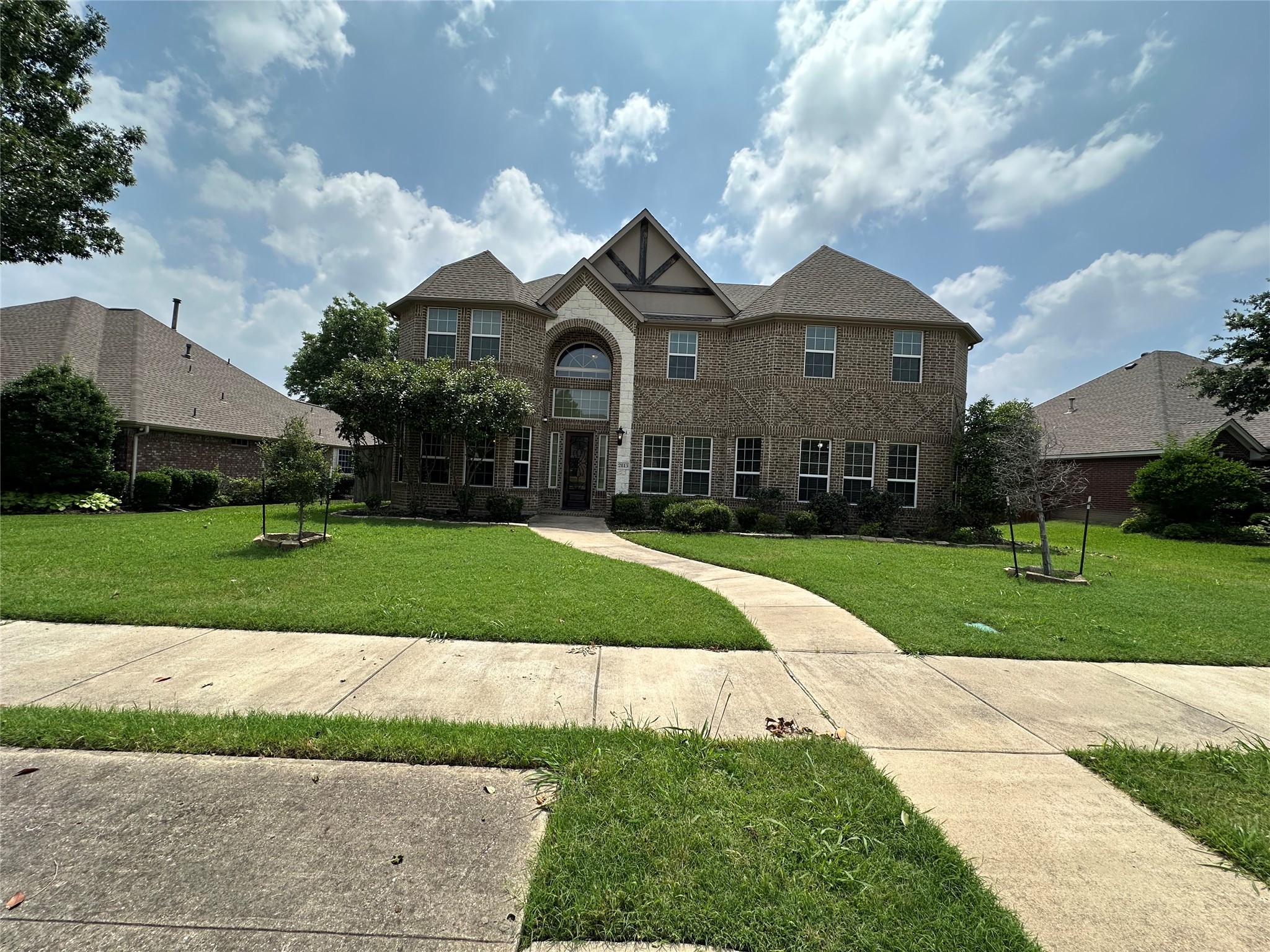 2813 Regents Park Lane Garland TX 75043