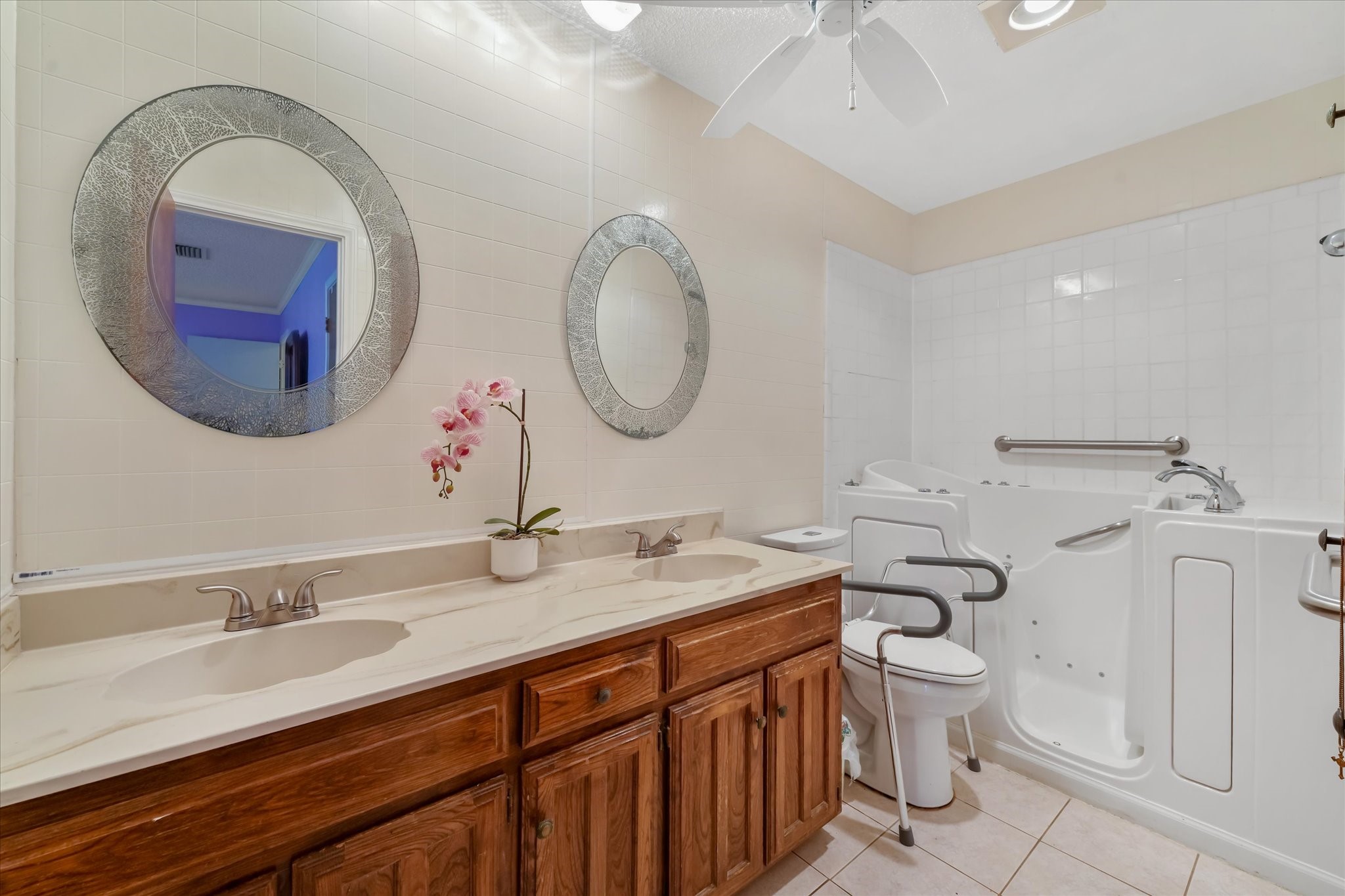 1926 Creek Wood Court Irving TX 75060